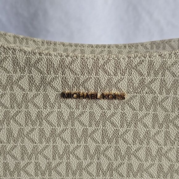 Michael Kors Jet Set Travel Large Logo Messenger Bag Vanilla - Picture 2 of 6